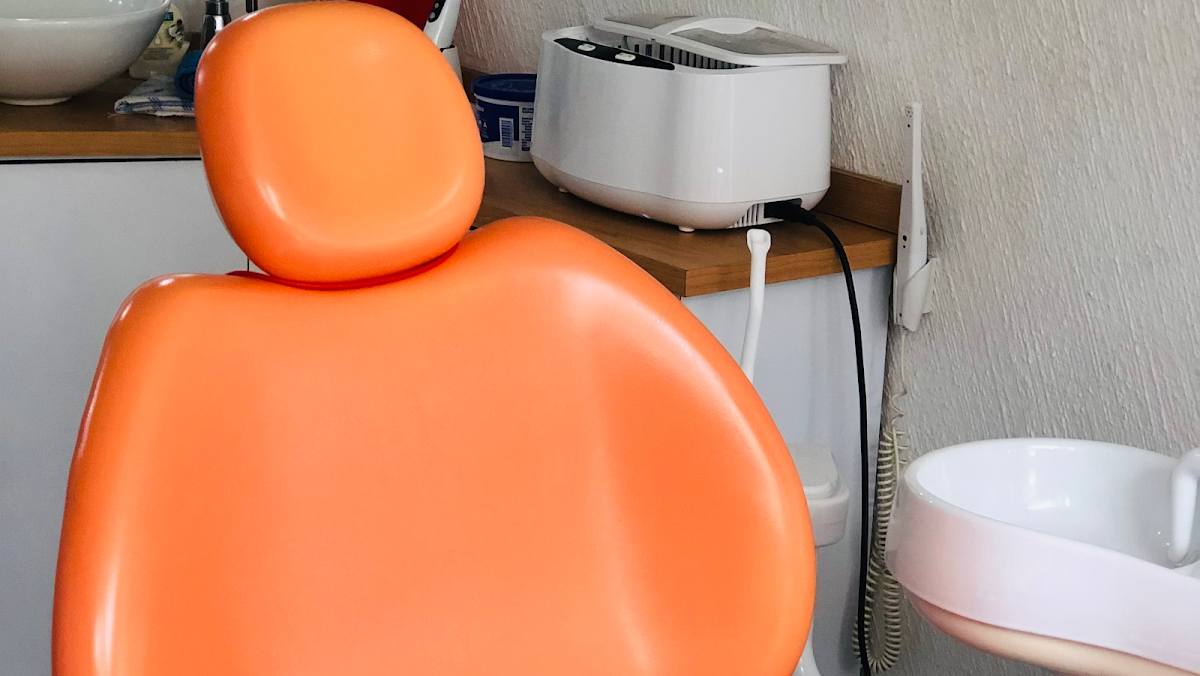 Dentista Implantes y Coronas Dr. Miguel Valladares, Ciudad de México