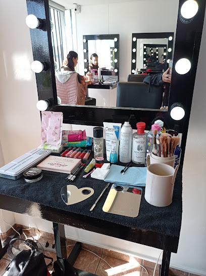 Escuela De Maquillaje Profesional EDMP